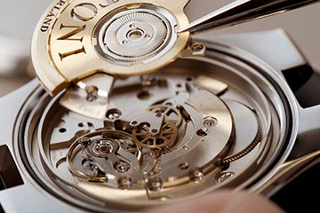 南京欧米茄官方售后洗油