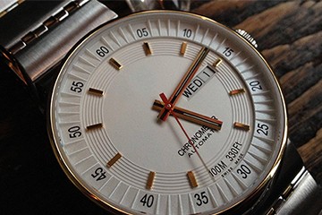 南京欧米茄表为什么走慢