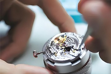 南京欧米茄手表进水了维修